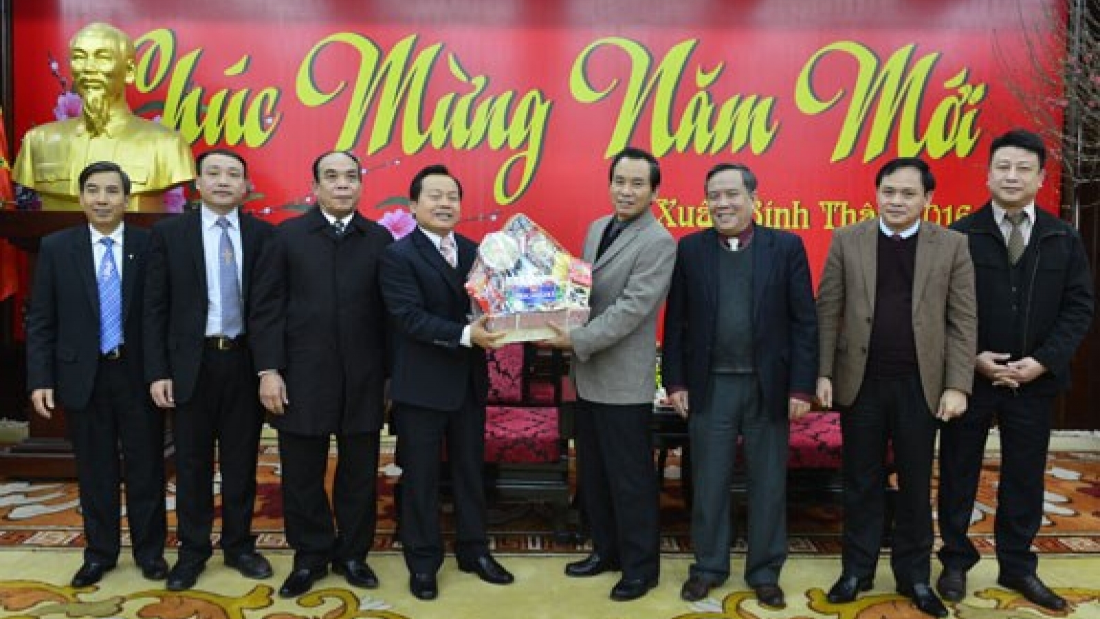 Tet greetings extended to people nationwide