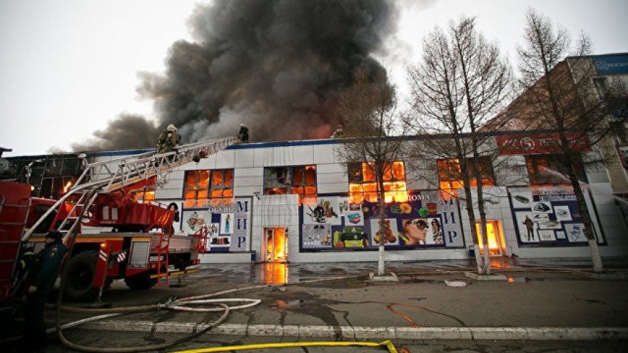 Fire breaks out in mall of Vietnamese in Orenburg, Russia