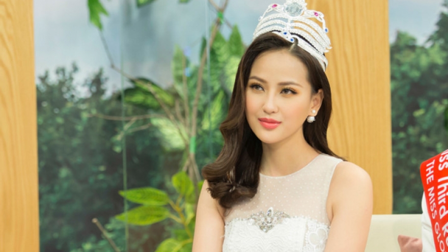  Miss Globe 2017 Khanh Ngan appears on Albanian National TV’s talk show