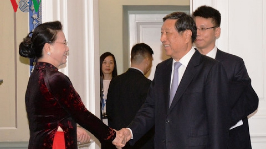 Vietnam, China promote legislative ties