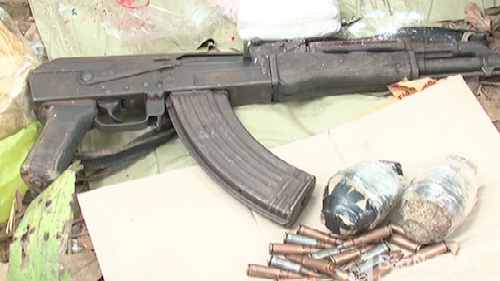 Nghe An police seize big amount of meth, heroin from Lao traffickers