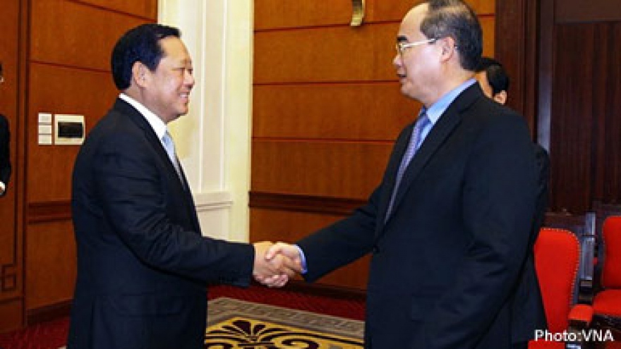 Chinese delegation visits Vietnam