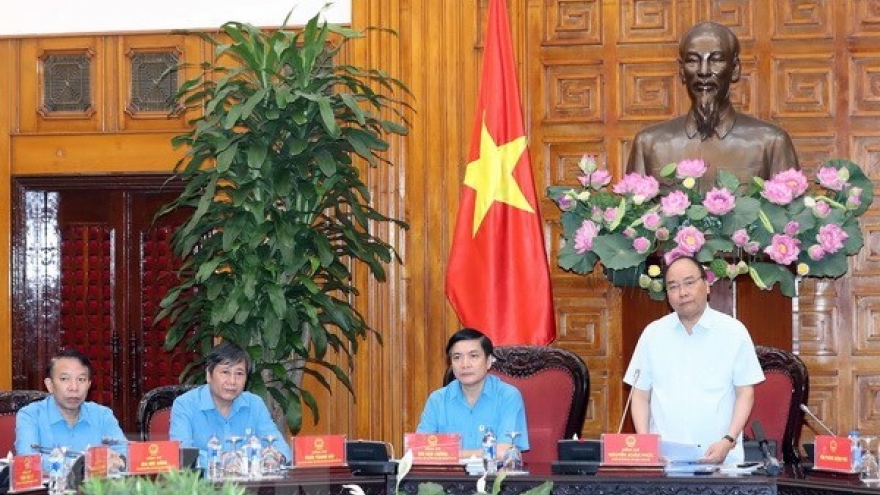 PM urges VGCL to accelerate trade union institution building