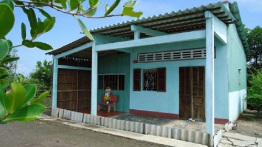 Hanoi to build, upgrade nearly 7,300 houses for the needy