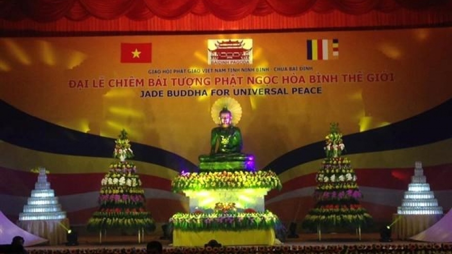 Ninh Binh holds ceremony to worship massive jade Buddha