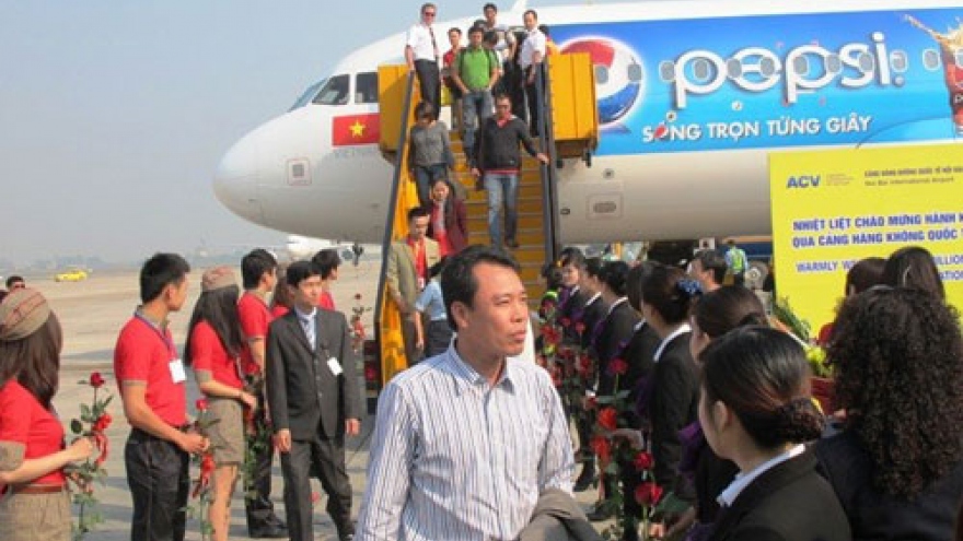 
         Noi Bai Int'l airport plans to triple capacity with US$3.4 billion runway
                              