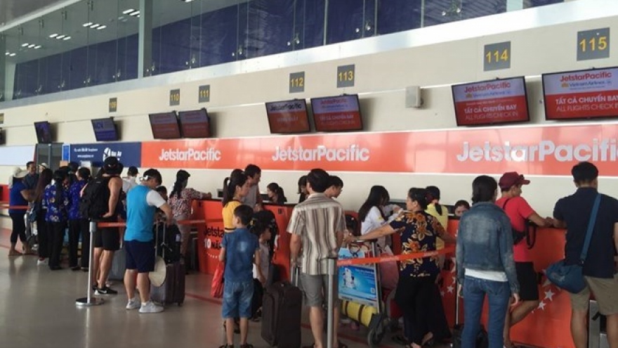 Noi Bai airport increases services during Tet holidays