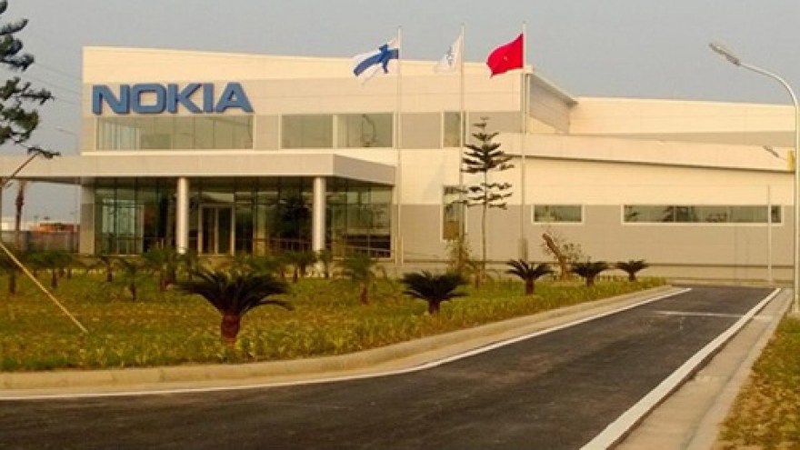 Microsoft shifts bulk of Nokia production to Vietnam