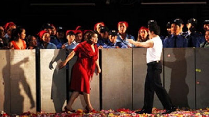 Opera singers perform in Beethoven concert