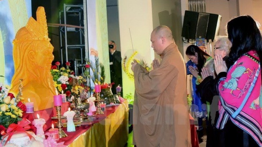 Overseas Vietnamese pay tribute to nation founders Hung Kings