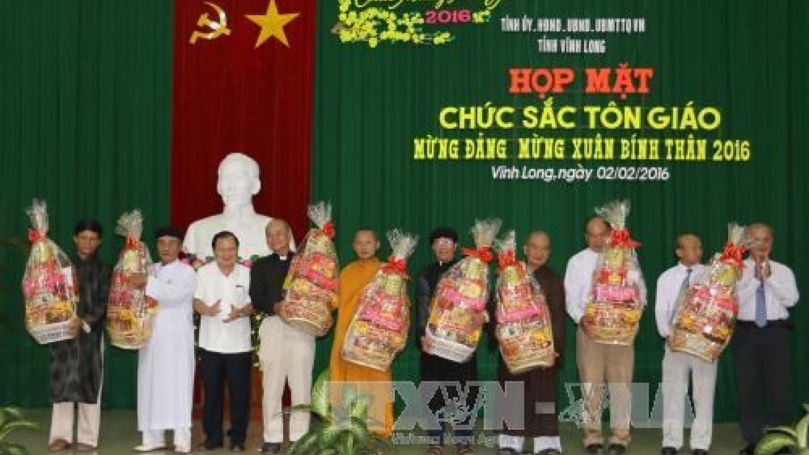 Religious dignitaries, OVs in Mekong Delta celebrate Tet