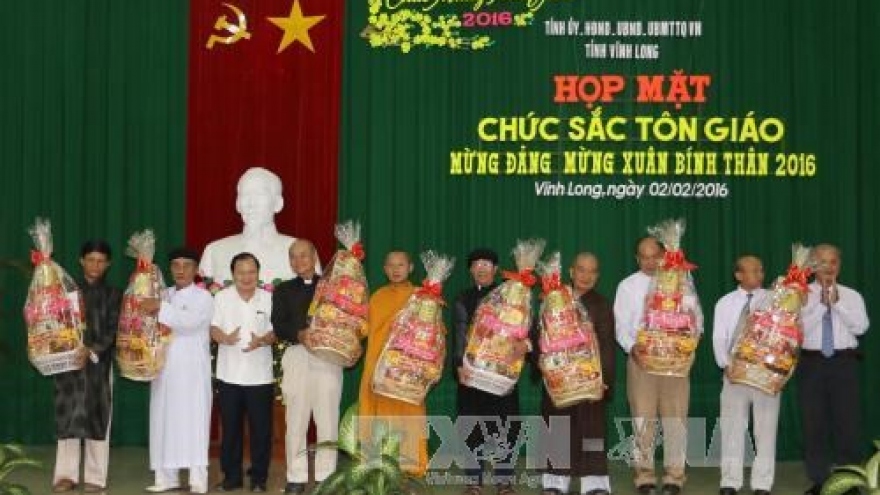 Religious dignitaries, OVs in Mekong Delta celebrate Tet
