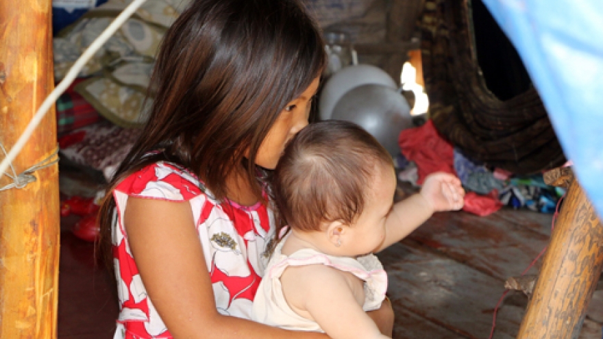 OVs children having no birth registration go to school
