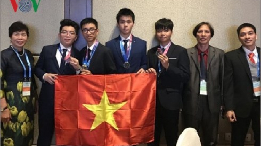 Vietnam ranks 10th in Int’l Olympiad on Astronomy and Astrophysics