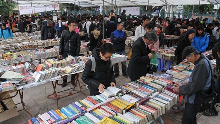 Old book fair opens in Hanoi city