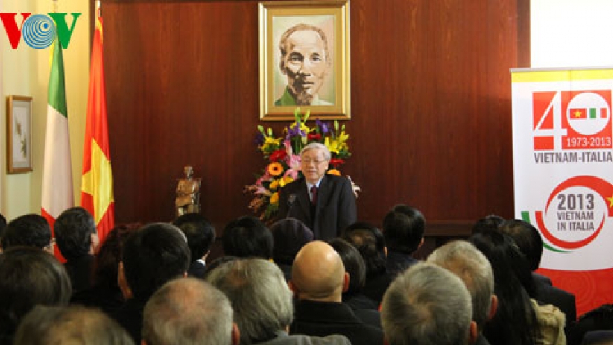 Party leader begins state visit to Italy