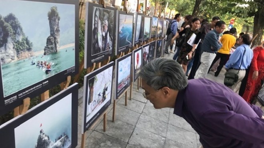 Over 100 best heritage photos on display in Hanoi