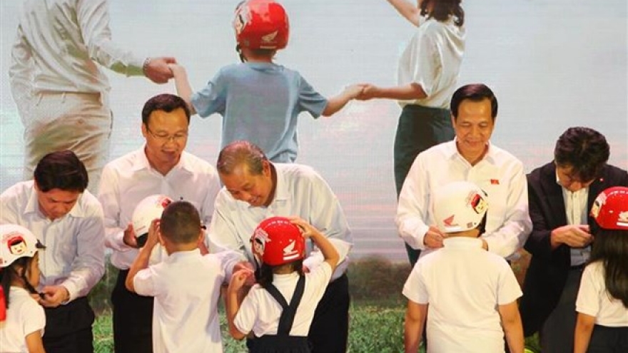 Over 1.93 million helmets to be delivered to first graders