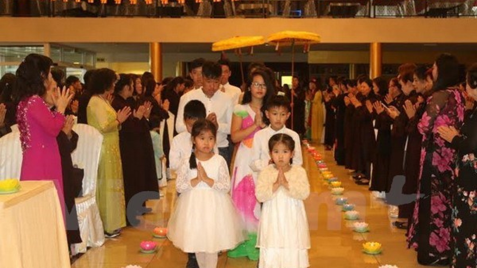 Overseas Vietnamese in Czech Republic pay tribute to heroic martyrs