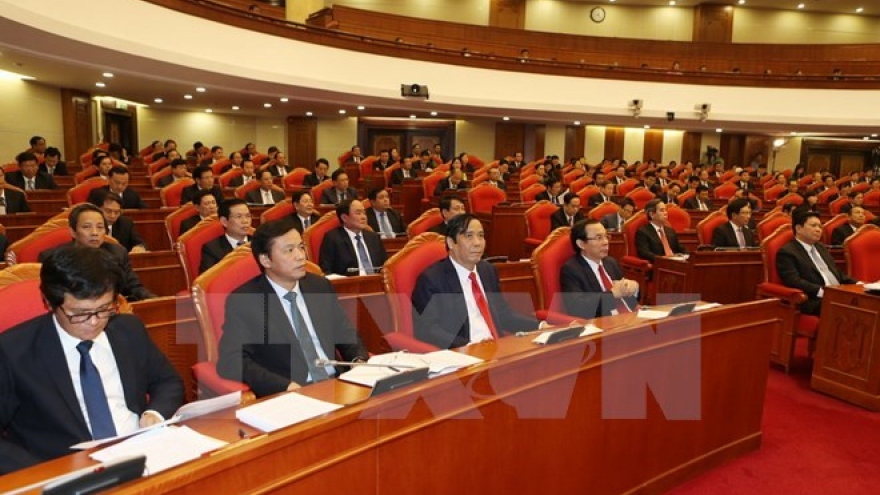 Party Central Committee wraps up fourth plenary meeting