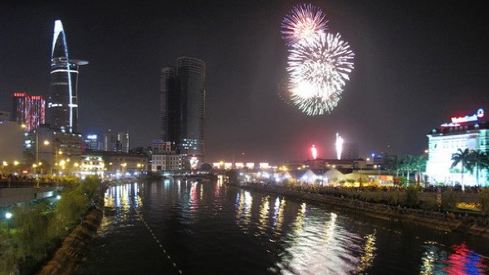 New Year firework show planned to light up HCM City
