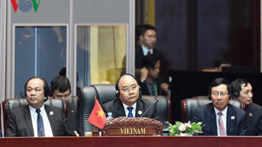 PM concludes Laos visit for ASEAN summits