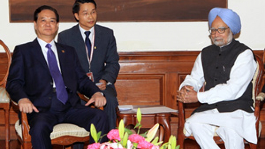 PM Dung meets with Indian counterpart