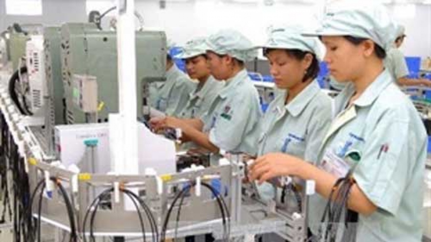 
        PMI in Vietnam rises in December
                              