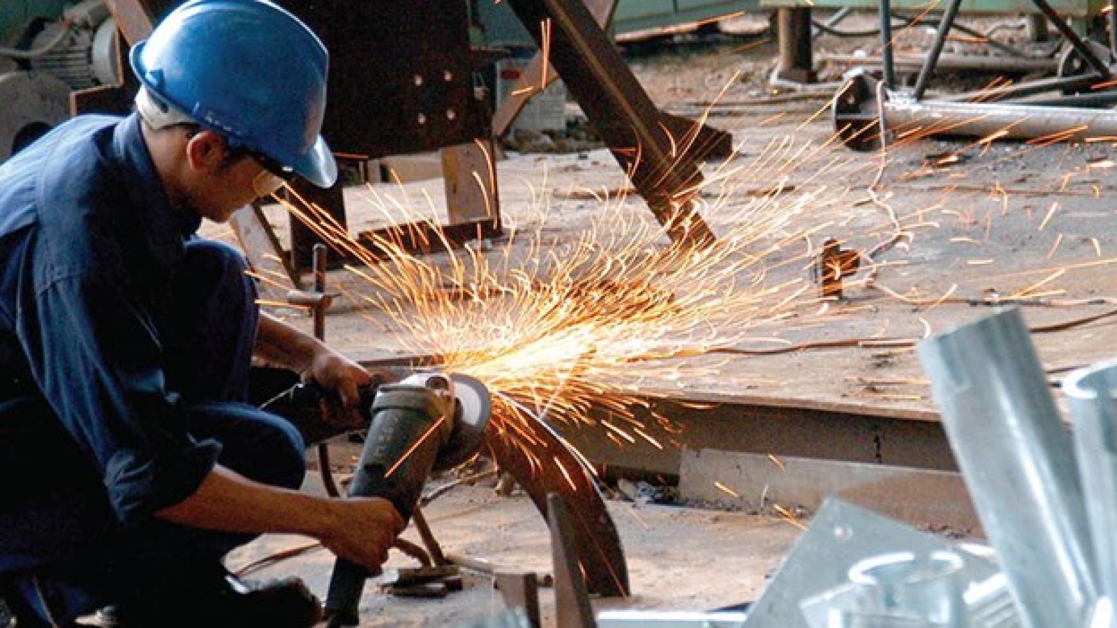 Vietnam's PMI declines in February