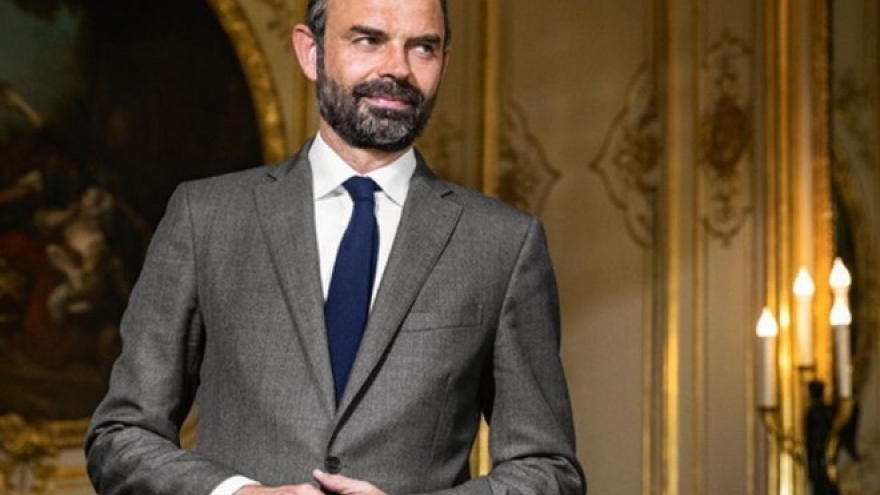 French Prime Minister begins official visit to Vietnam