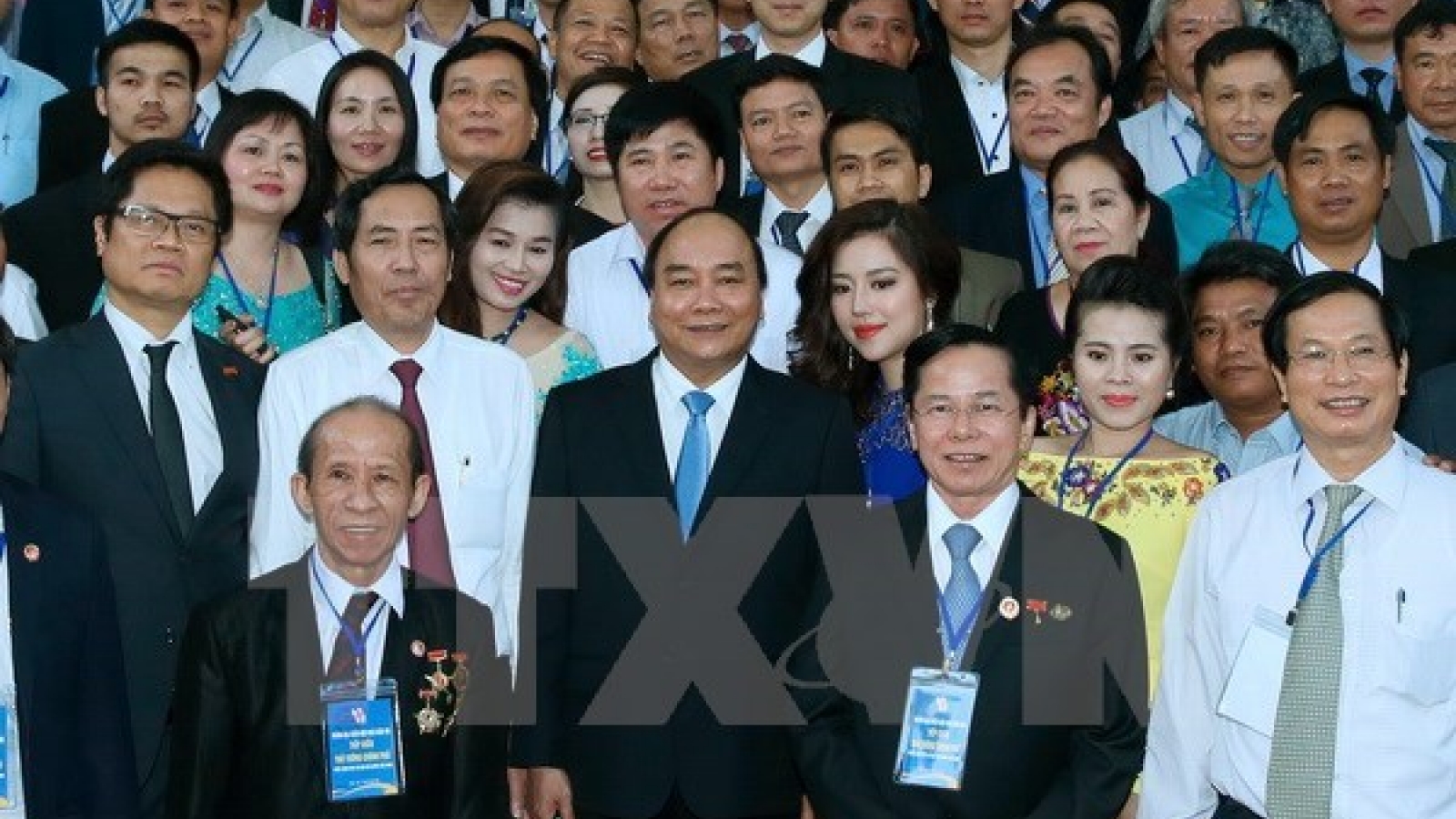 PM asks press to accompany businesses in economic integration