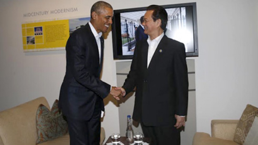 PM Dung, US President meet on the fringe of ASEAN-US Summit