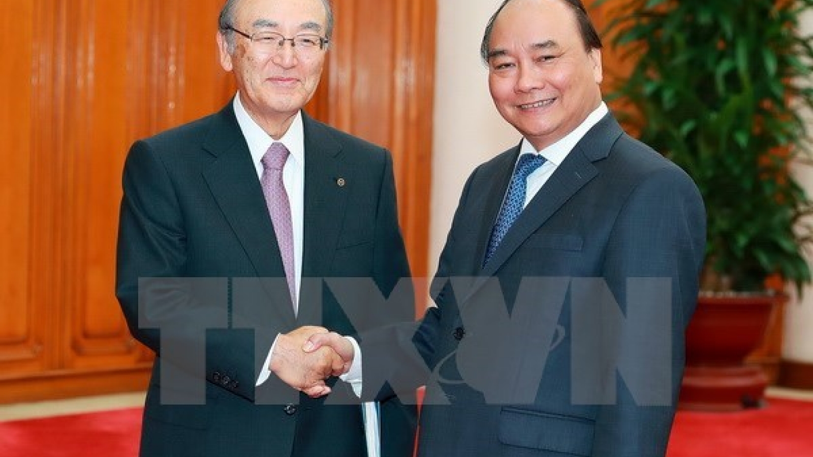 PM vows to back Japanese investors