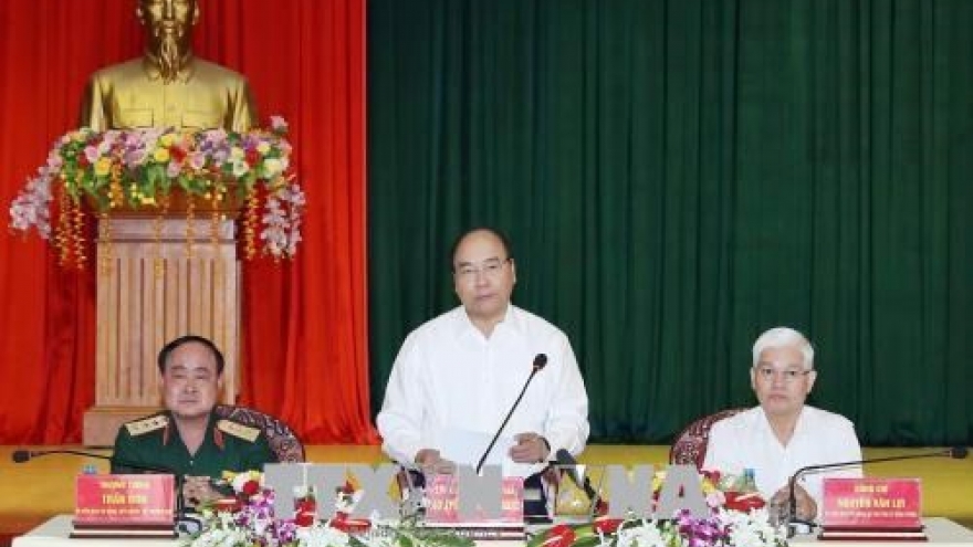 PM Phuc visits Army Corps 16 in Binh Phuoc