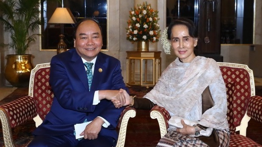 PM meets regional leaders on ASEAN-India summit sidelines