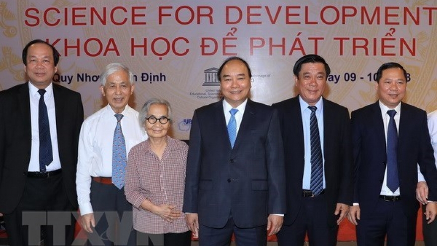 PM visits int’l science and education centre in Binh Dinh