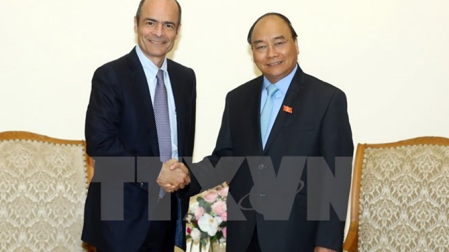PM Nguyen Xuan Phuc welcomes AB InBev CEO
