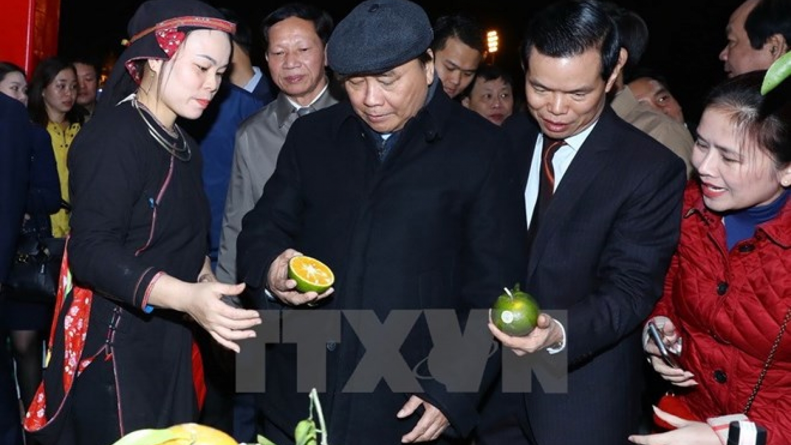 PM visits culture-tourism space in Ha Giang province