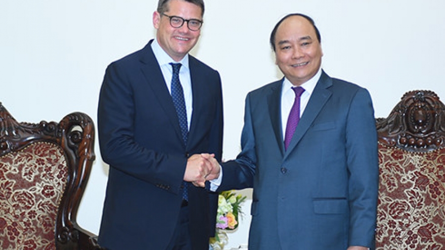 PM hosts German, Cuban science ministers