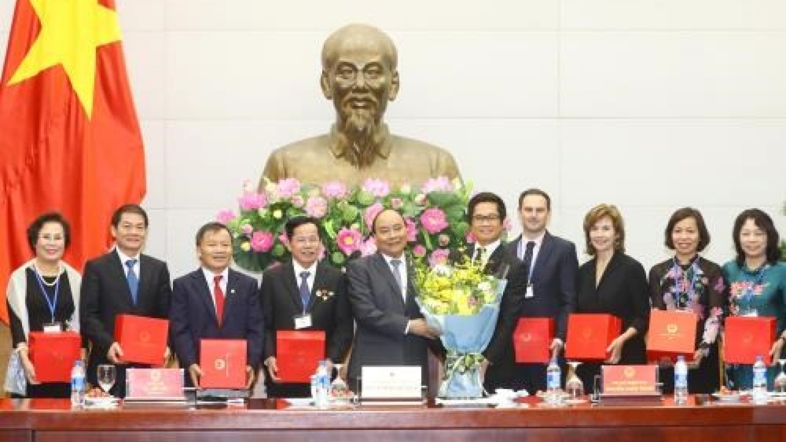 PM pledges continued support for business community