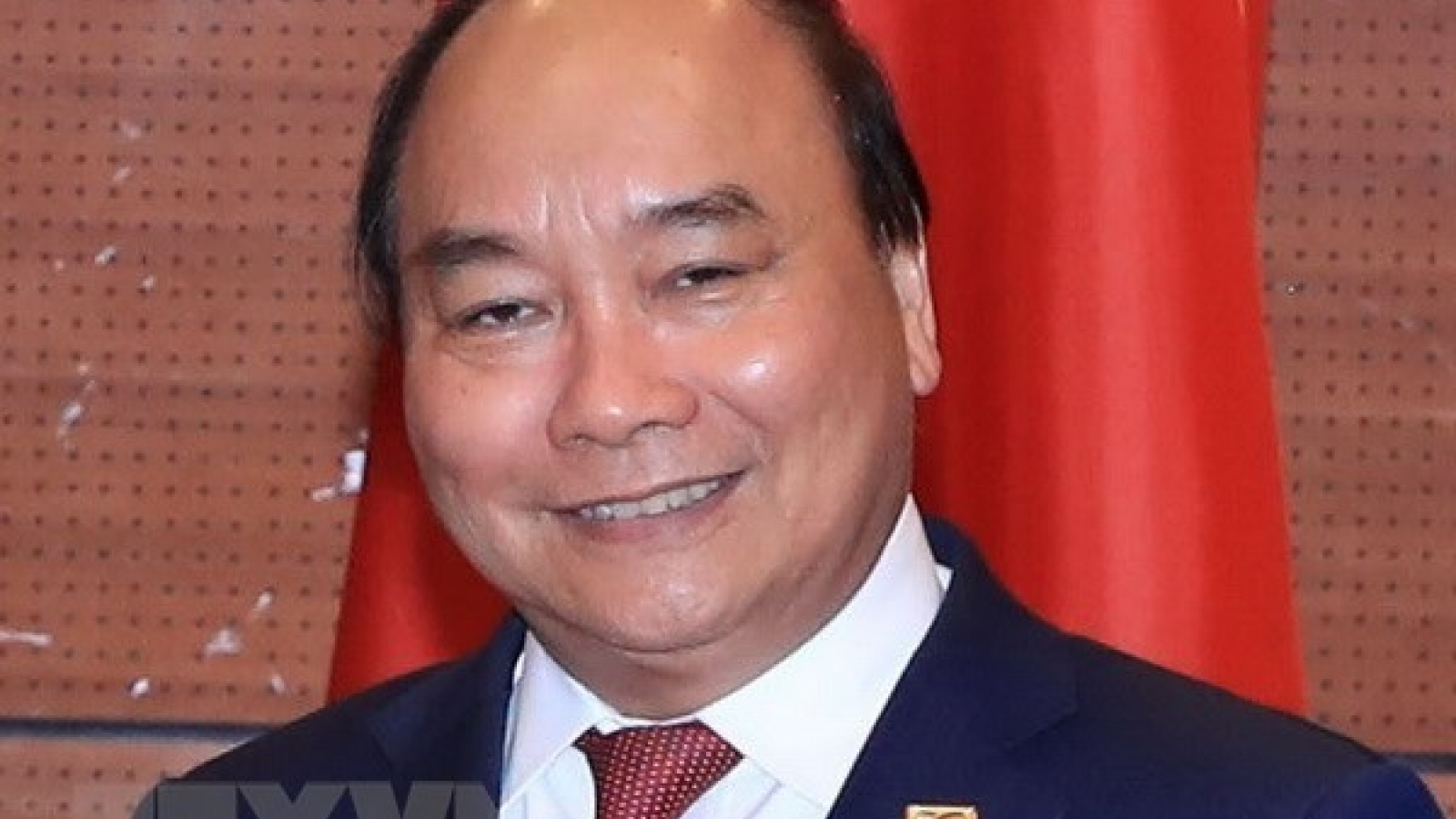 PM Phuc leaves for third MRC Summit in Cambodia