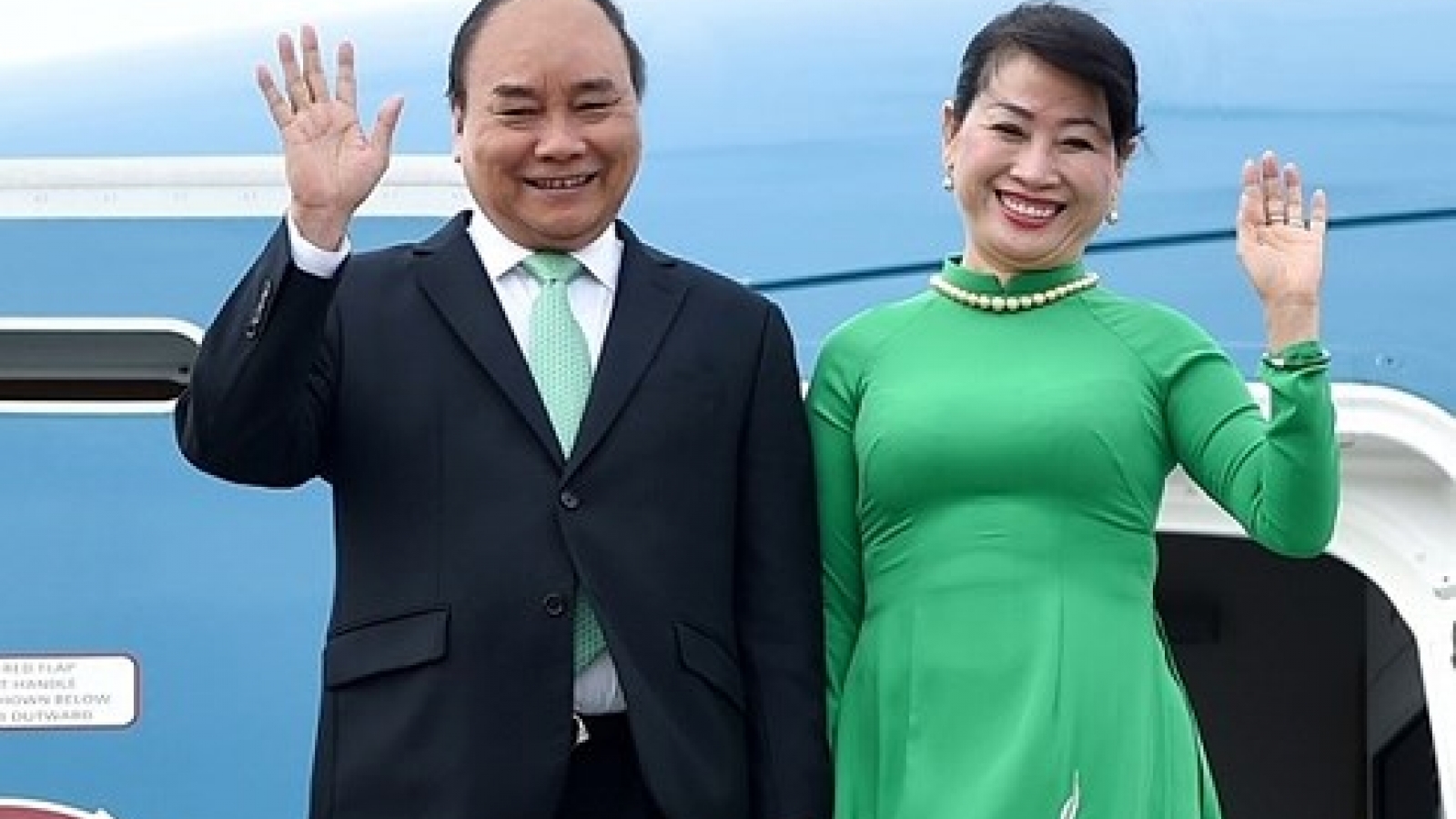 PM leaves for 8th ACMECS, 9th CLMV in Thailand