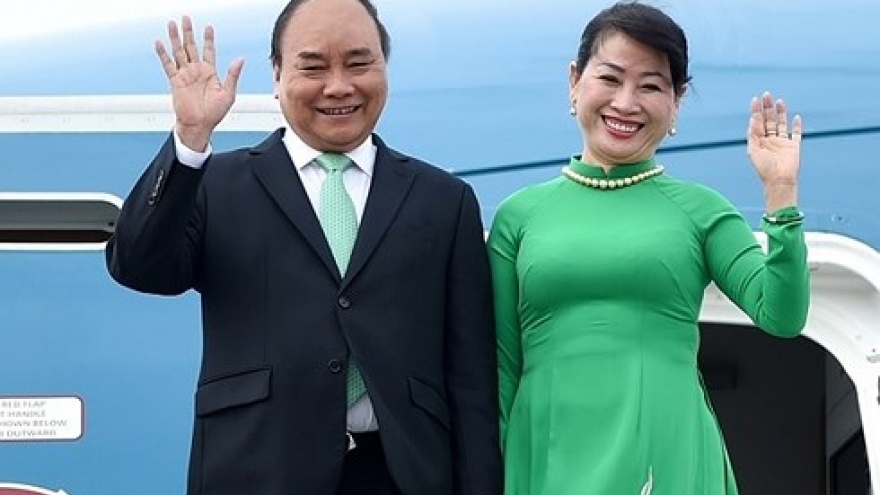 PM leaves for 8th ACMECS, 9th CLMV in Thailand