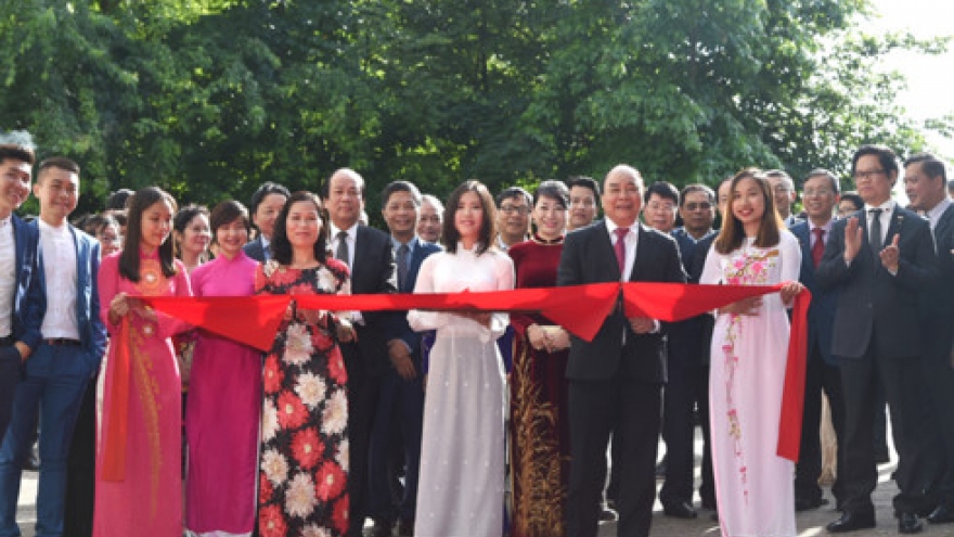 PM cuts ribbon to inaugurate new embassy headquarters in Netherlands