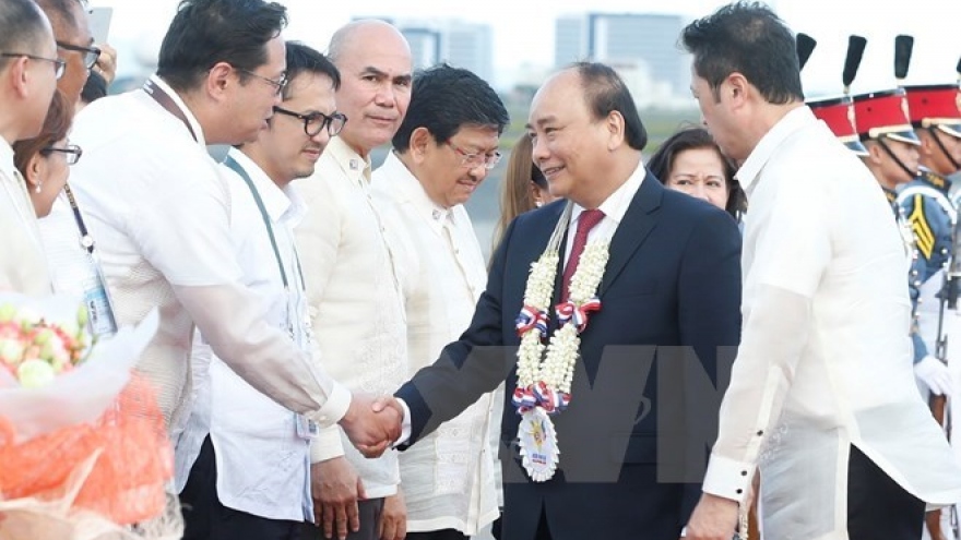 
        PM arrives in Manila for 31st ASEAN Summit and related meetings
                              