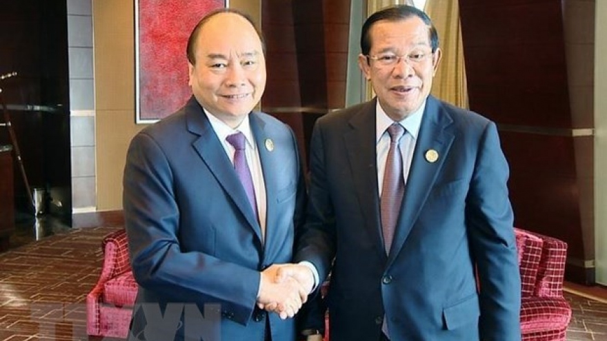 PM meets Cambodian counterpart on Belt &Road Forum sidelines