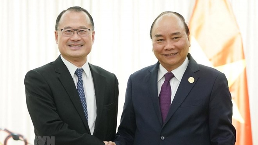 PM meets with representatives from Chinese firms