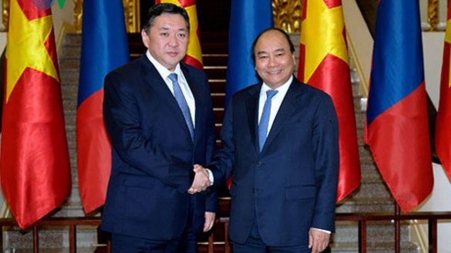 PM Phuc welcomes Mongolian Parliament Chairman