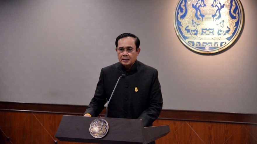 No policy to allow foreigners to work as tour guides in Thailand: PM