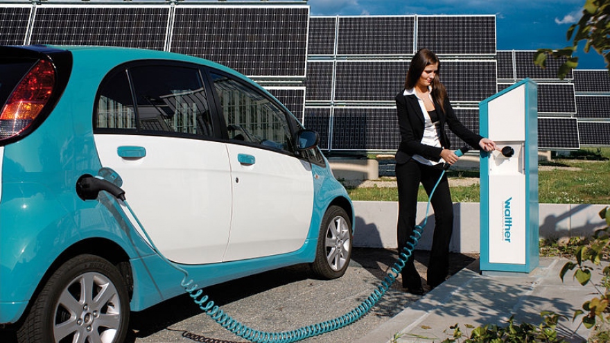 Thailand pushes to put electric cars on the road